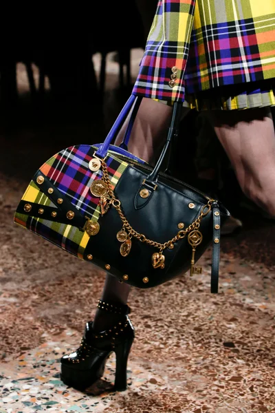 Look 14